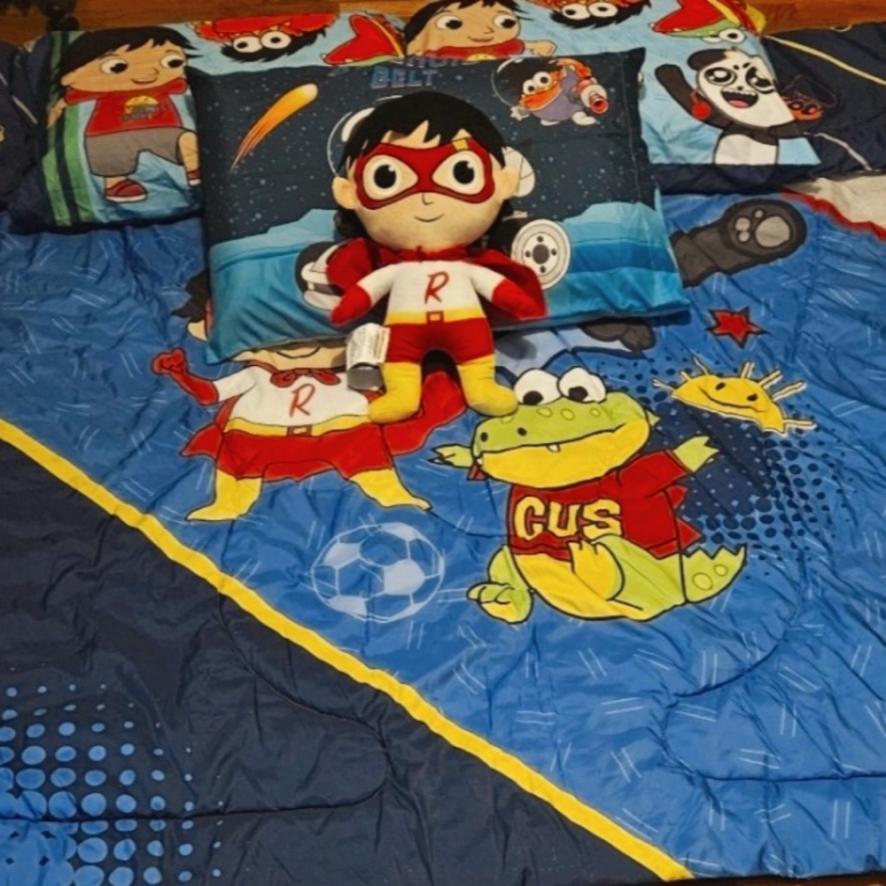Ryan's World 7 Piece Comforter Set - Full